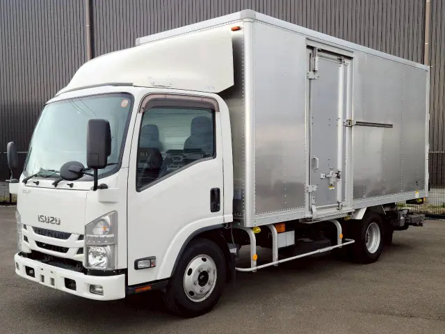いすゞ エルフ TRG-NMR85N(2WD)の写真1