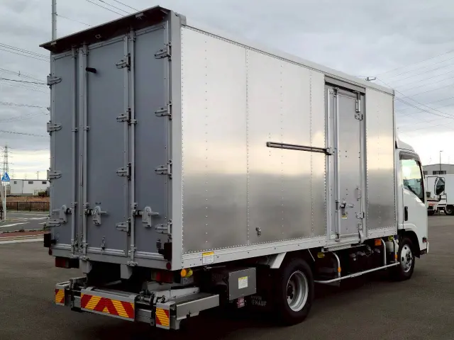 いすゞ エルフ TRG-NMR85N(2WD)の写真4