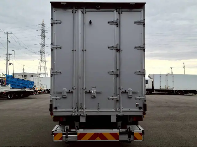 いすゞ エルフ TRG-NMR85N(2WD)の写真5