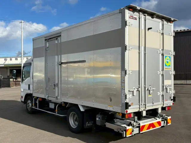 いすゞ エルフ TRG-NMR85N(2WD)の写真6