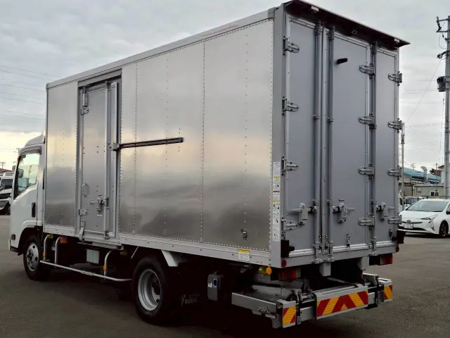 いすゞ エルフ TRG-NMR85N(2WD)の写真6