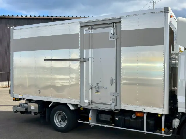 いすゞ エルフ TRG-NMR85N(2WD)の写真8