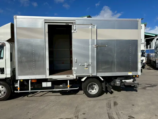 いすゞ エルフ TRG-NMR85N(2WD)の写真9