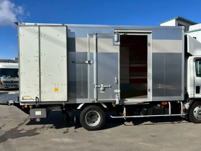 いすゞ エルフ TRG-NMR85N(2WD)の写真10