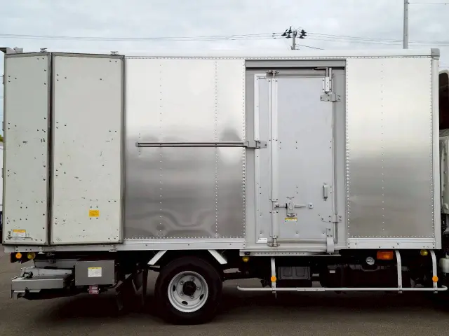 いすゞ エルフ TRG-NMR85N(2WD)の写真10