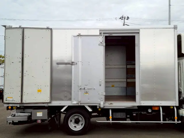 いすゞ エルフ TRG-NMR85N(2WD)の写真12