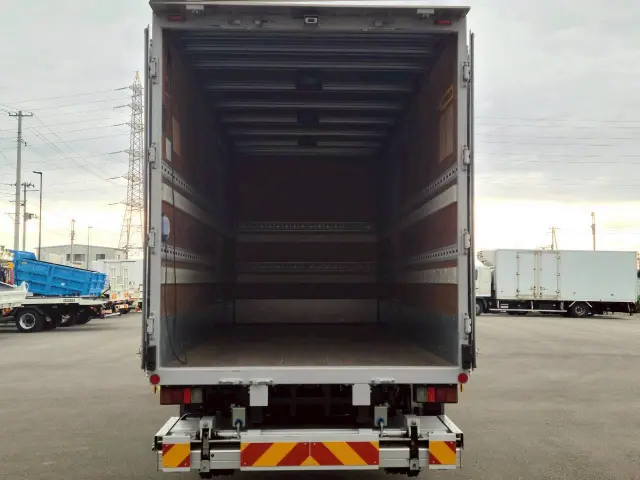 いすゞ エルフ TRG-NMR85N(2WD)の写真13