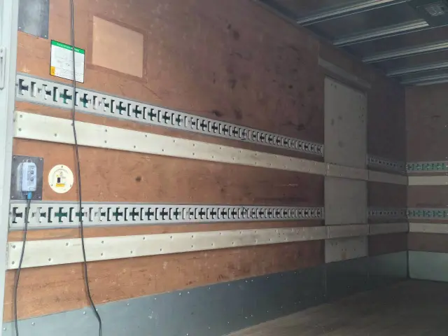 いすゞ エルフ TRG-NMR85N(2WD)の写真14