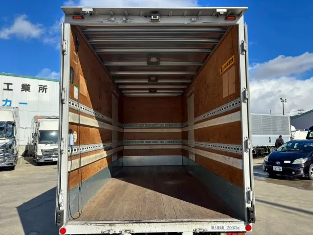 いすゞ エルフ TRG-NMR85N(2WD)の写真15