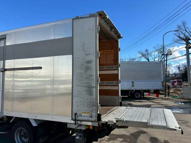 いすゞ エルフ TRG-NMR85N(2WD)の写真16