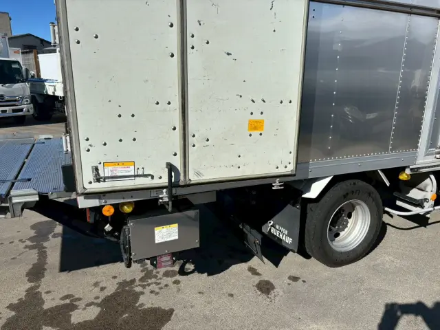 いすゞ エルフ TRG-NMR85N(2WD)の写真22