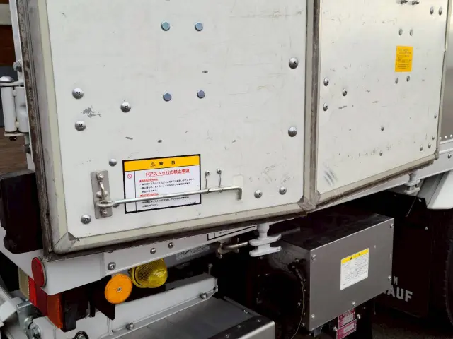 いすゞ エルフ TRG-NMR85N(2WD)の写真23