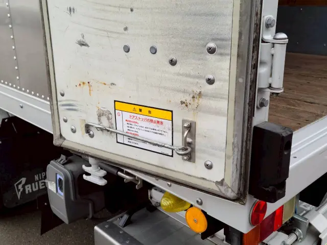 いすゞ エルフ TRG-NMR85N(2WD)の写真24