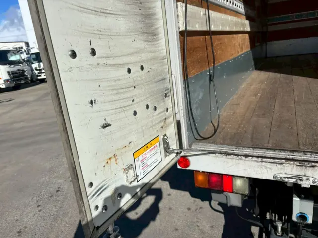 いすゞ エルフ TRG-NMR85N(2WD)の写真25