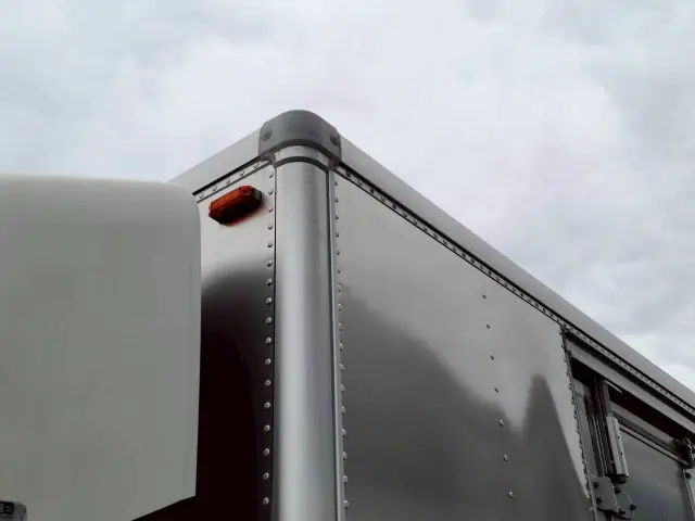 いすゞ エルフ TRG-NMR85N(2WD)の写真25