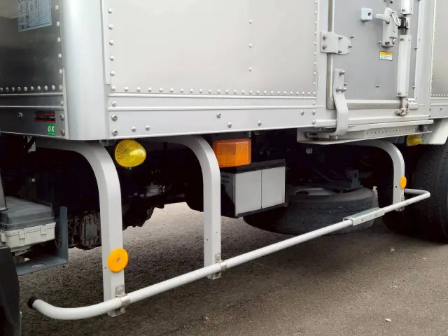 いすゞ エルフ TRG-NMR85N(2WD)の写真27