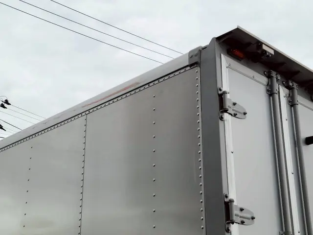 いすゞ エルフ TRG-NMR85N(2WD)の写真28