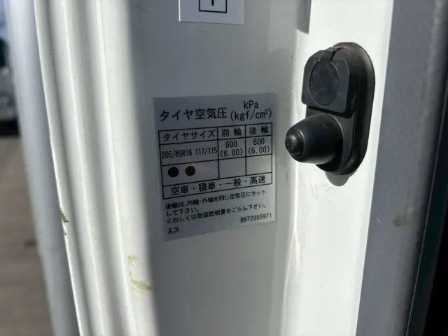 いすゞ エルフ TRG-NMR85N(2WD)の写真29