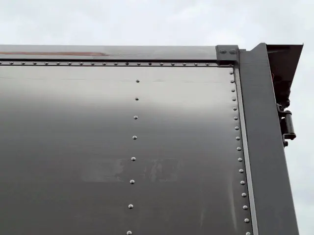 いすゞ エルフ TRG-NMR85N(2WD)の写真29