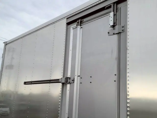 いすゞ エルフ TRG-NMR85N(2WD)の写真32