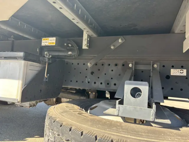 いすゞ エルフ TRG-NMR85N(2WD)の写真33