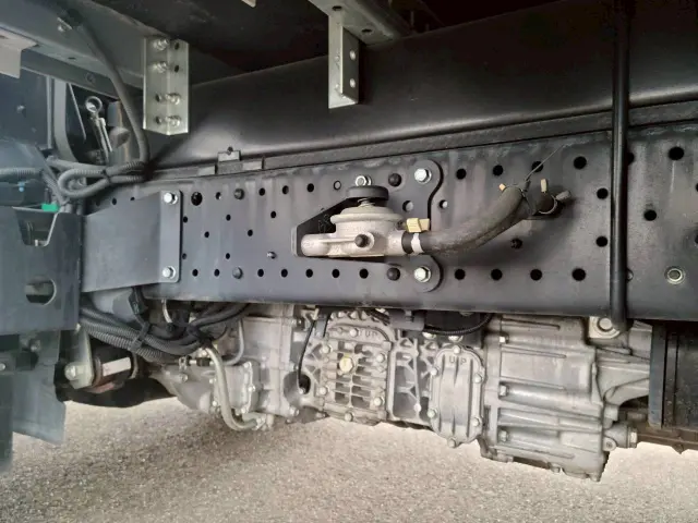 いすゞ エルフ TRG-NMR85N(2WD)の写真39