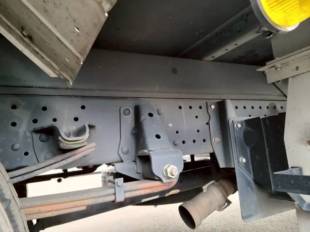 いすゞ エルフ TRG-NMR85N(2WD)の写真40