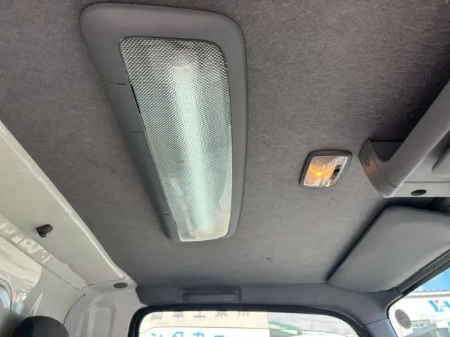 いすゞ エルフ TRG-NMR85N(2WD)の写真41