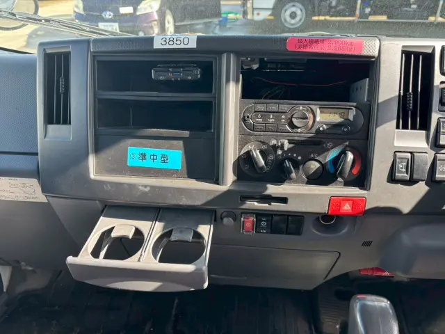 いすゞ エルフ TRG-NMR85N(2WD)の写真44