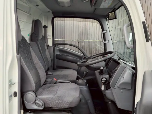 いすゞ エルフ TRG-NMR85N(2WD)の写真46