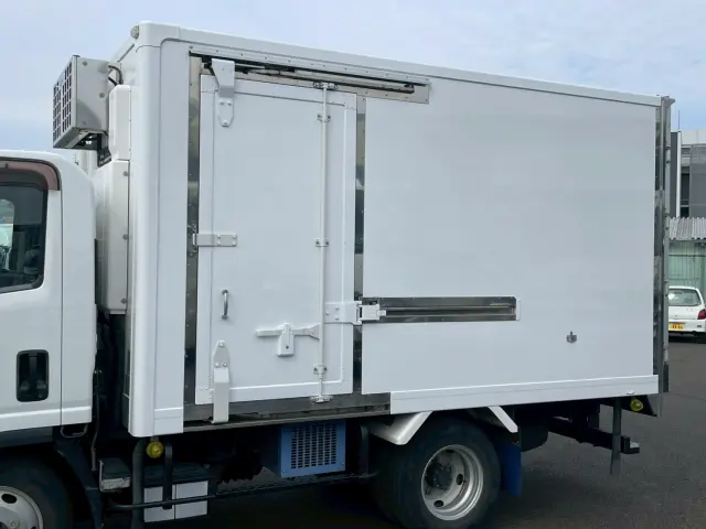 いすゞ エルフ TPG-NMR85AN(2WD)の写真7