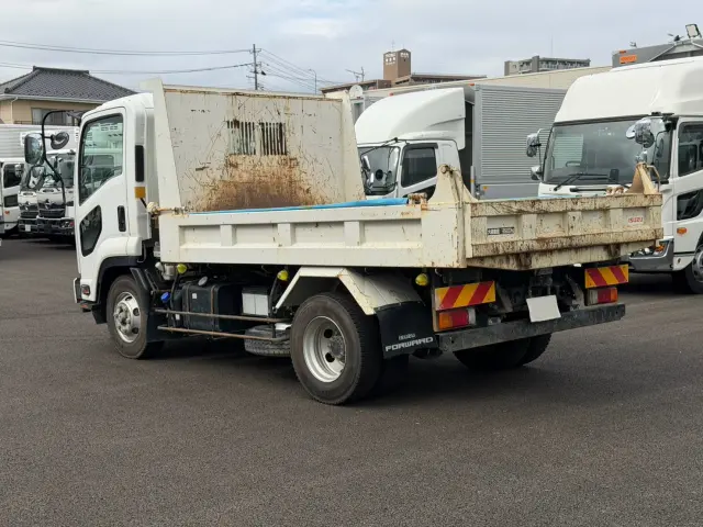 いすゞ フォワード 2RG-FRR90(2WD)の写真6