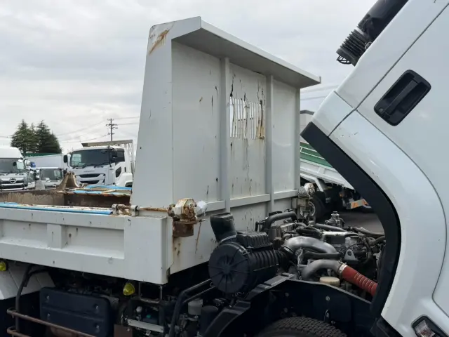 いすゞ フォワード 2RG-FRR90(2WD)の写真15