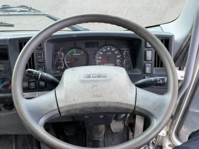 いすゞ フォワード 2RG-FRR90(2WD)の写真45