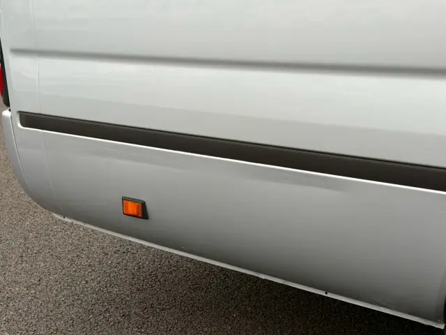 トヨタ コースター SDG-XZB51(2WD)の写真16