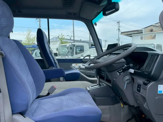 トヨタ コースター SDG-XZB51(2WD)の写真18