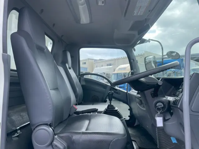 いすゞ フォワード 2PG-FRR90S1(2WD)の写真29