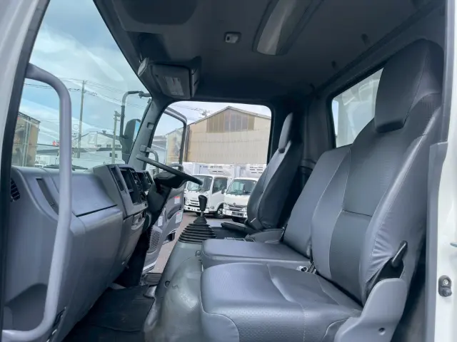 いすゞ フォワード 2PG-FRR90S1(2WD)の写真30