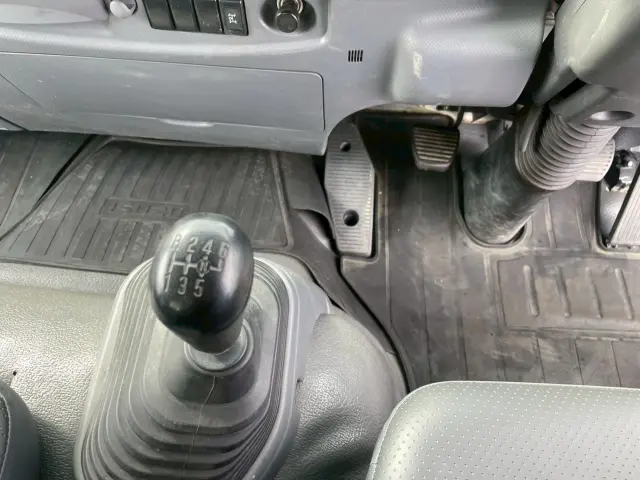 いすゞ フォワード 2PG-FRR90S1(2WD)の写真32