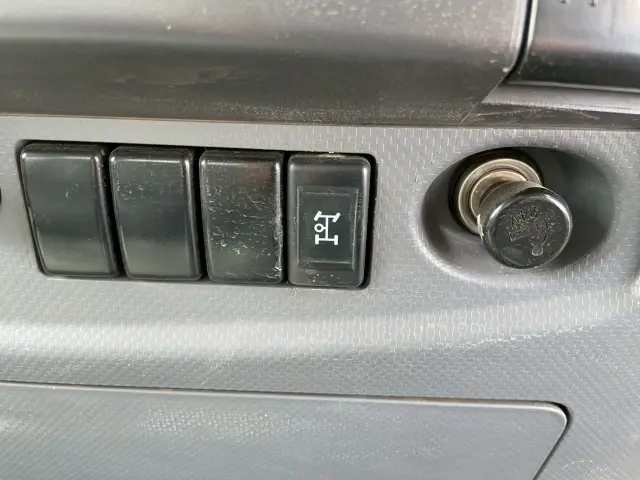 いすゞ フォワード 2PG-FRR90S1(2WD)の写真34