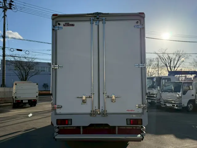 いすゞ エルフ TRG-NPR85AN(2WD)の写真5