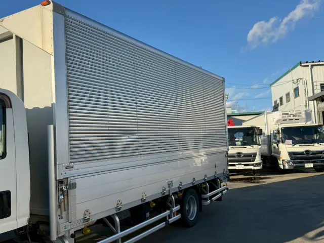 いすゞ エルフ TRG-NPR85AN(2WD)の写真8