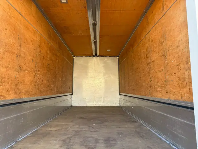 いすゞ エルフ TRG-NPR85AN(2WD)の写真12