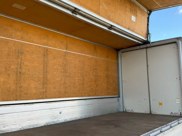 いすゞ エルフ TRG-NPR85AN(2WD)の写真16