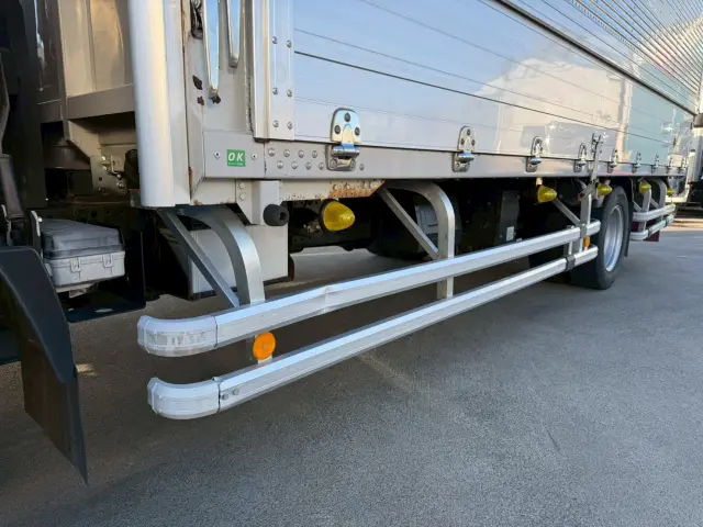 いすゞ エルフ TRG-NPR85AN(2WD)の写真17