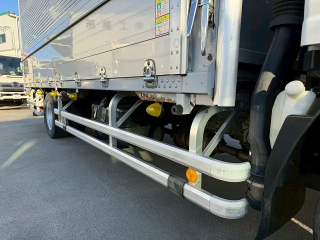 いすゞ エルフ TRG-NPR85AN(2WD)の写真18