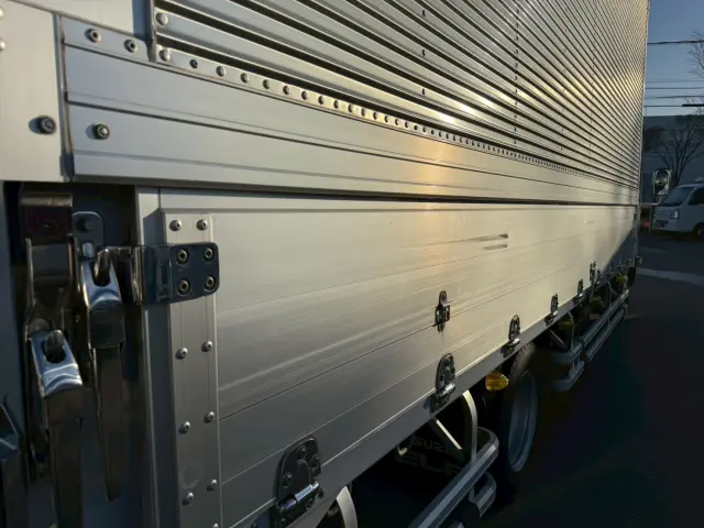 いすゞ エルフ TRG-NPR85AN(2WD)の写真22