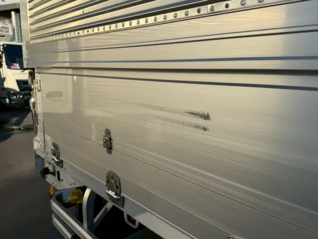 いすゞ エルフ TRG-NPR85AN(2WD)の写真23