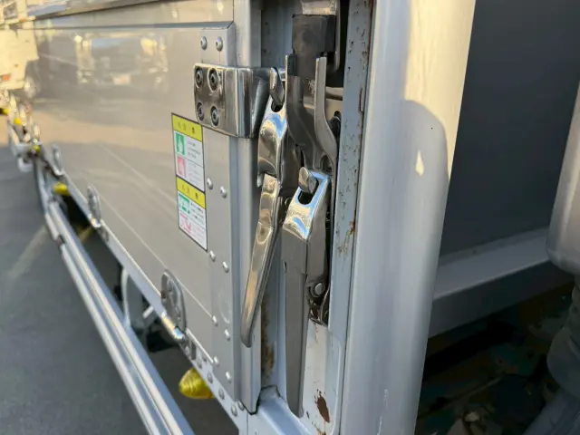 いすゞ エルフ TRG-NPR85AN(2WD)の写真25