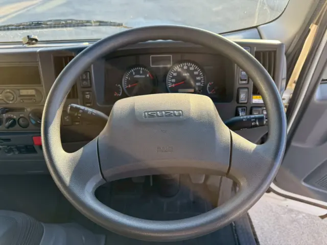 いすゞ エルフ TRG-NPR85AN(2WD)の写真45